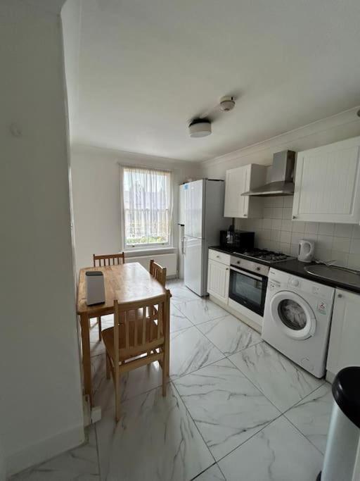 East London 2 Bedroom Flat Zewnętrze zdjęcie