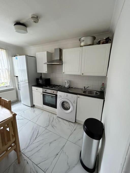 East London 2 Bedroom Flat Zewnętrze zdjęcie
