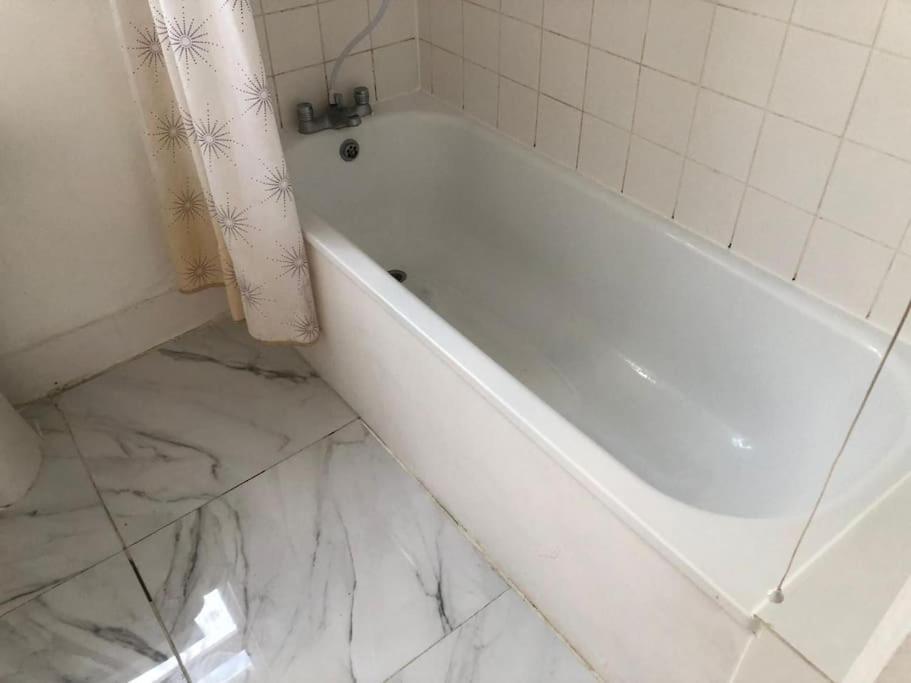 East London 2 Bedroom Flat Zewnętrze zdjęcie
