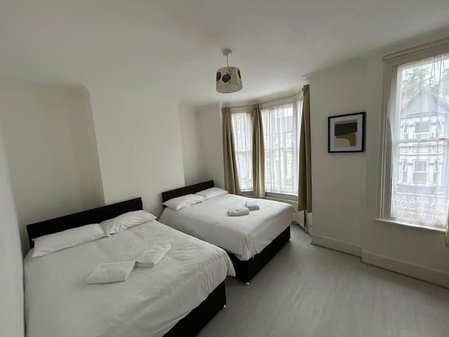 East London 2 Bedroom Flat Zewnętrze zdjęcie